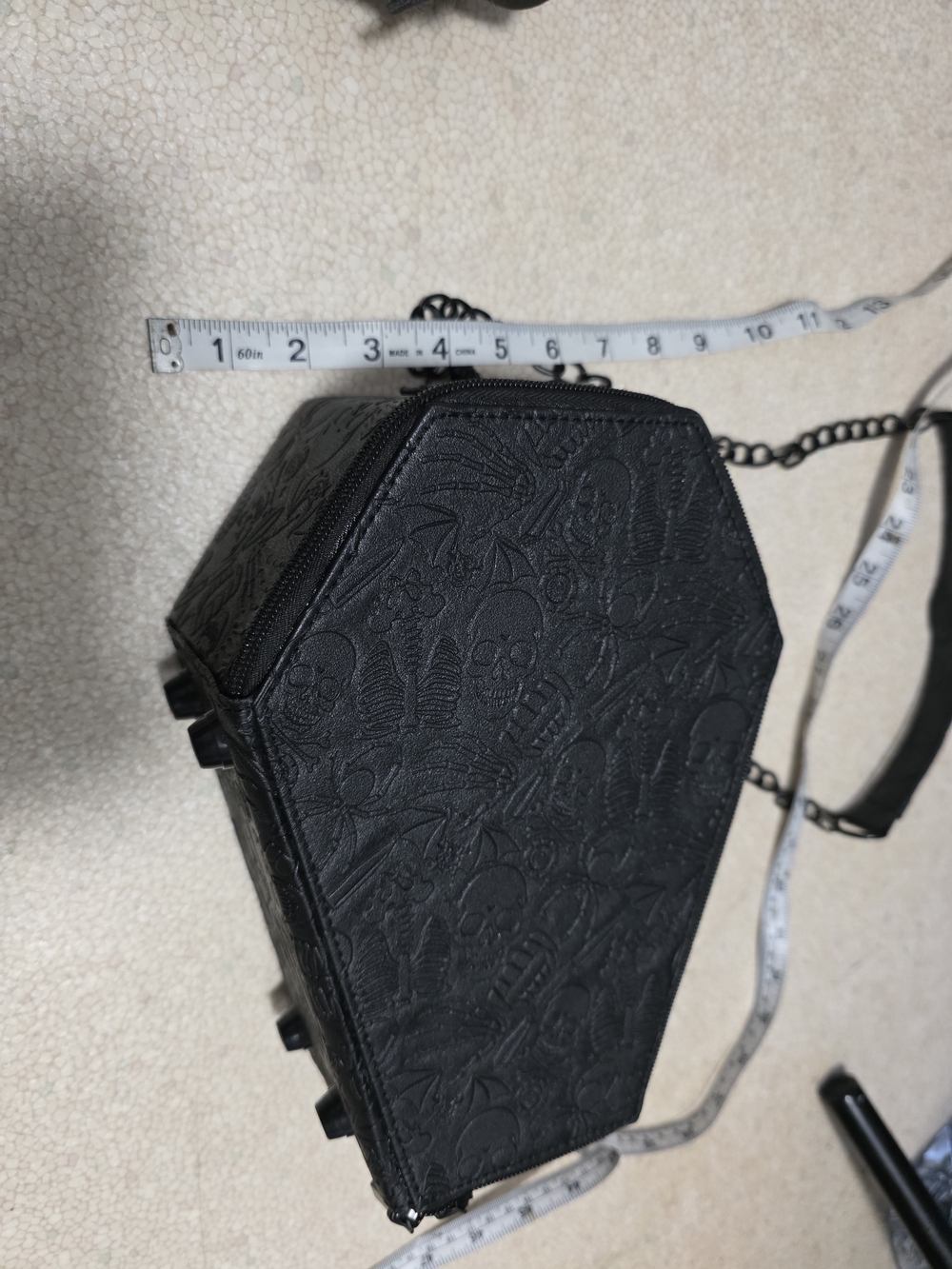 Kreepsville 666- Black Coffin-Shaped Crossbody Bag with Chain Strap - Picture 11 of 11
